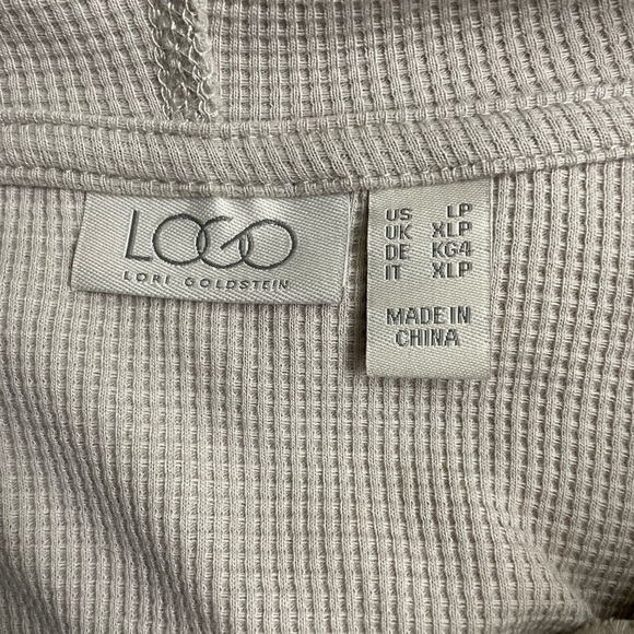 Mixed media sharkbite hem hoodie - Picture 3 of 7